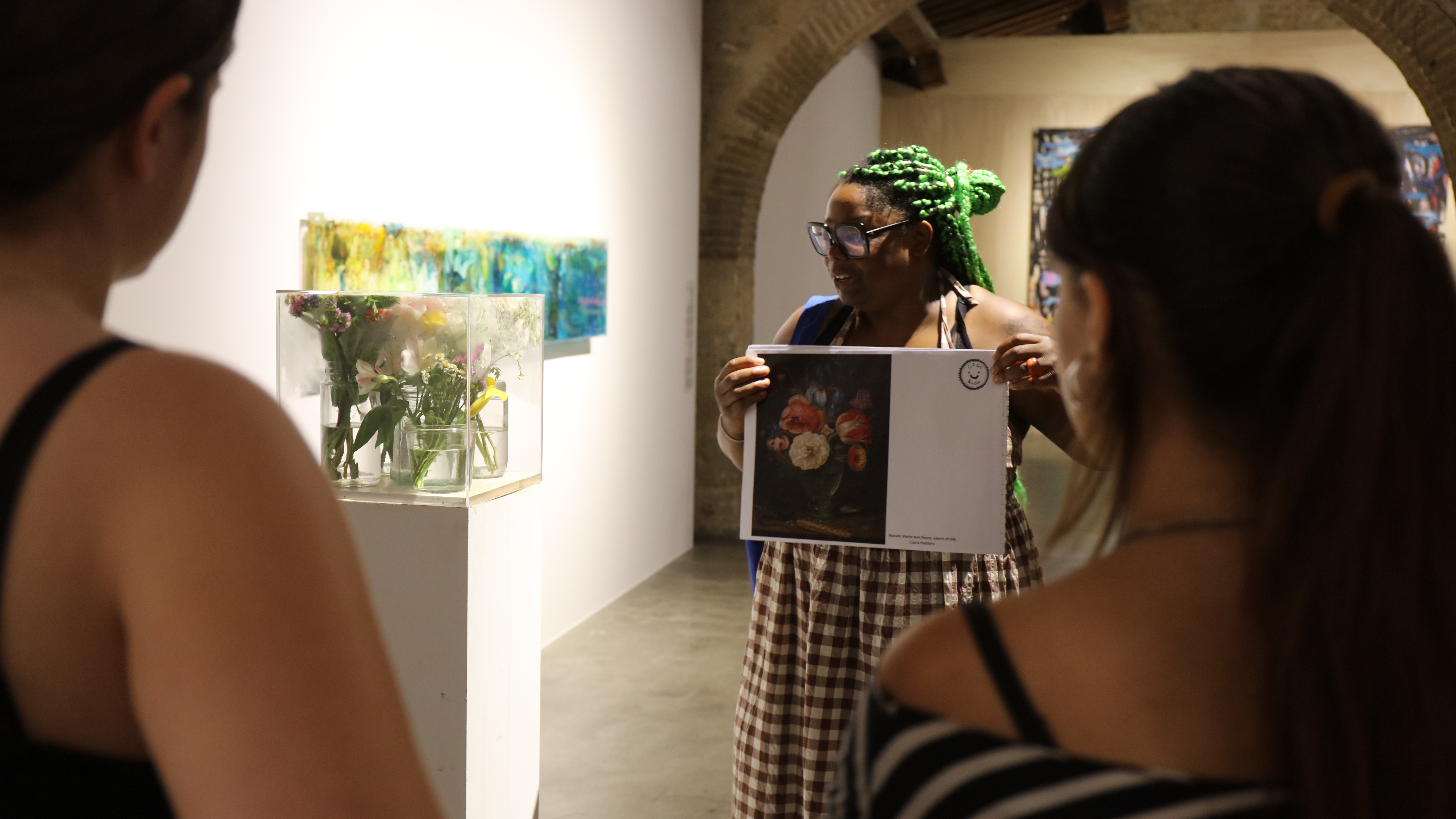 Visite de l'exposition "Pollen", Capc, 2025. Photo : Capc 
