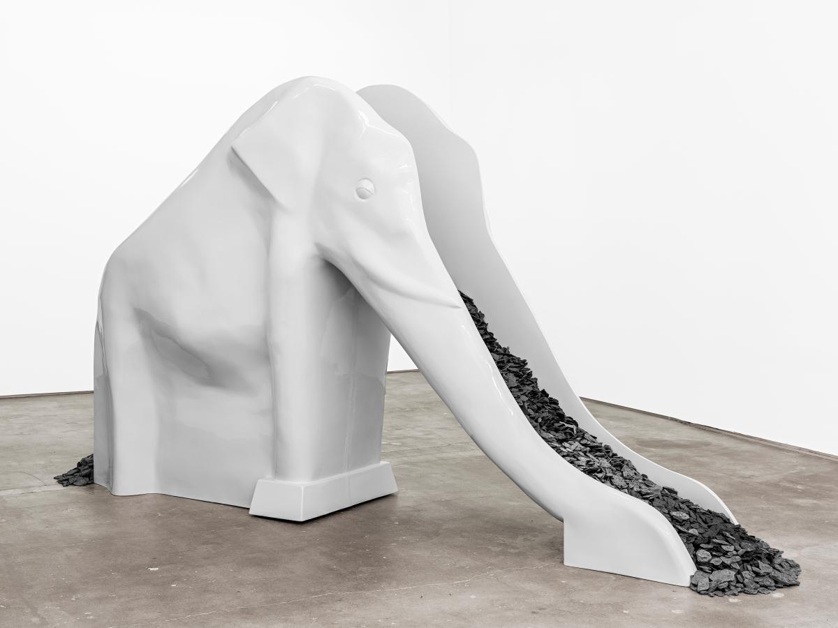 Sculpture prenant la forme d'un éléphant blanc